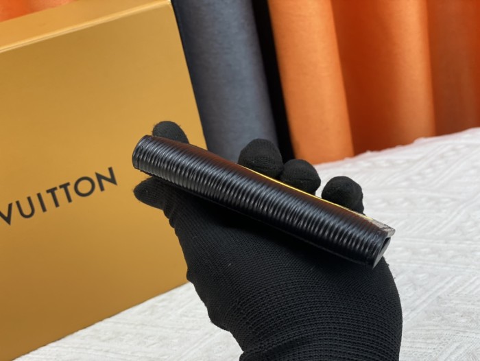 超奇跡の入荷☆ Louis vuittonルイヴィトン 激安偽物 財布