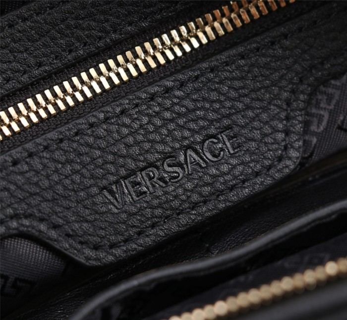累積売上総額第１位！Versaceヴェルサーチェ 激安偽物 メンズ ハンドバック