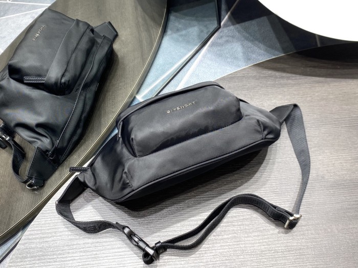 稀少 GIVENCHYジバンシィスーパー コピーメンズショルダーバッグ