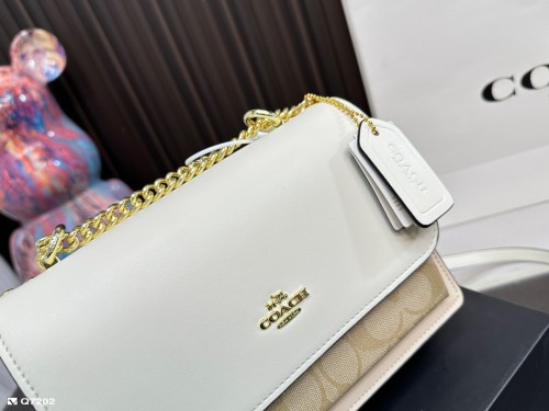 新作 Coachコーチ スーパーコピー ショルダーバッグ