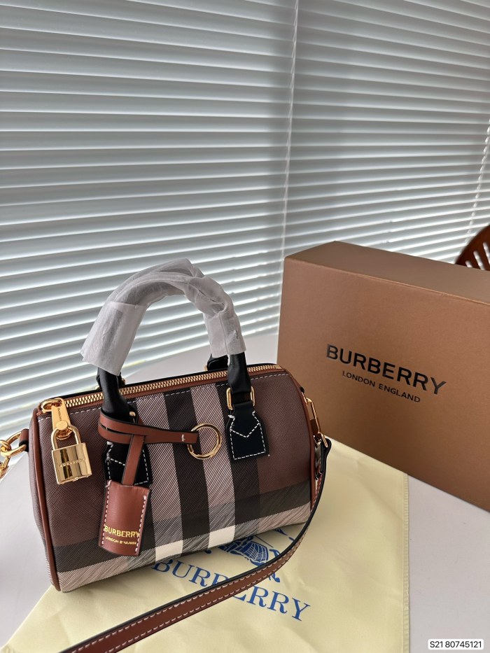 大人気 Burberry バーバリー コピー ショルダーバッグ