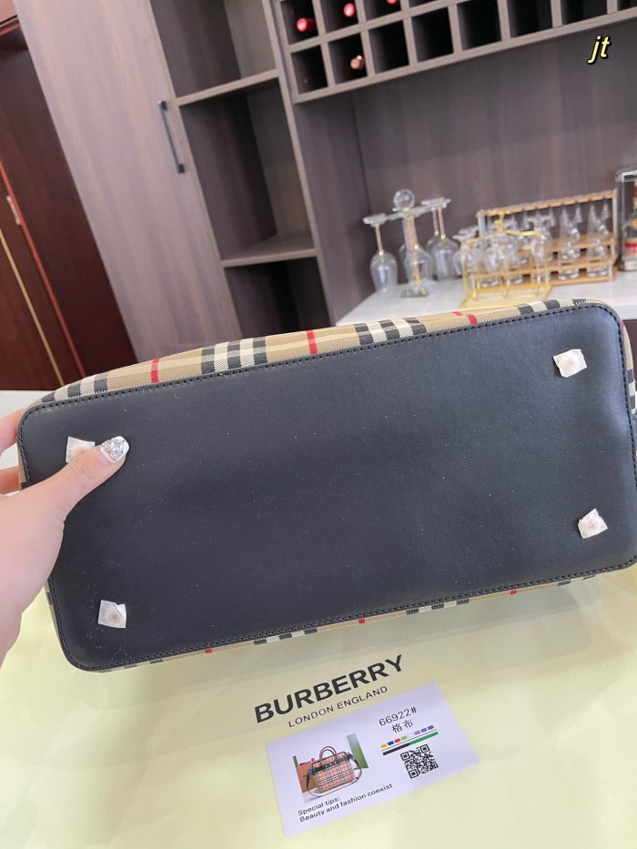 累積売上総額第１位！Burberry バーバリー n級品 ショルダーバッグ