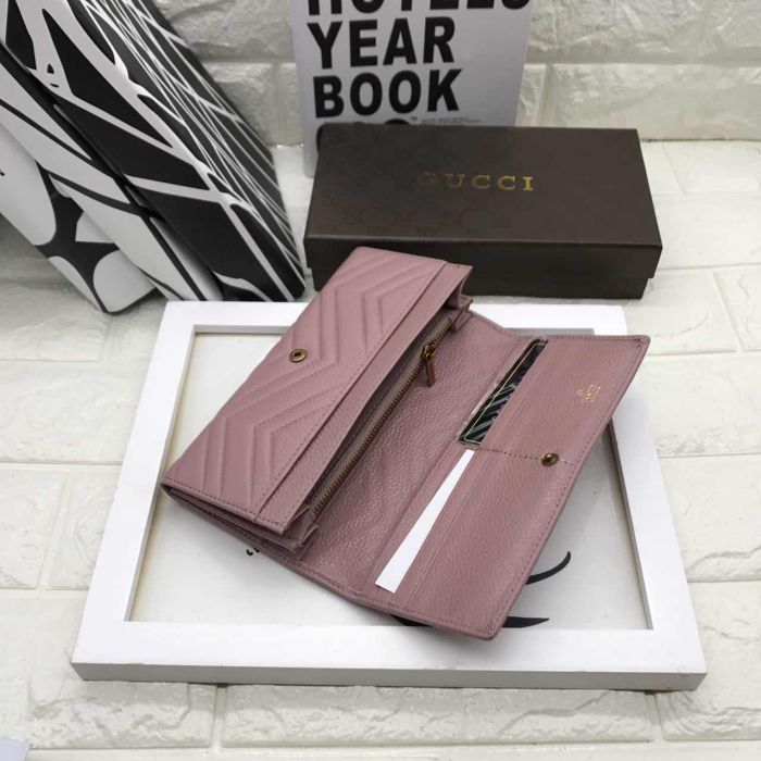 日本未入荷 Gucciグッチ n級品 財布