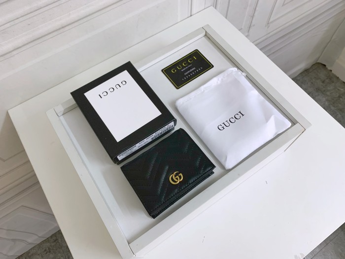 追跡付 Gucciグッチ 激安偽物 財布