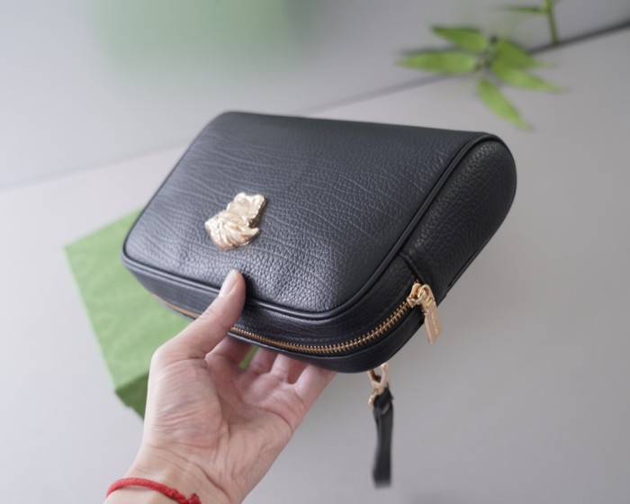 日本未入荷 Versaceヴェルサーチェ 激安偽物 メンズ ハンドバック