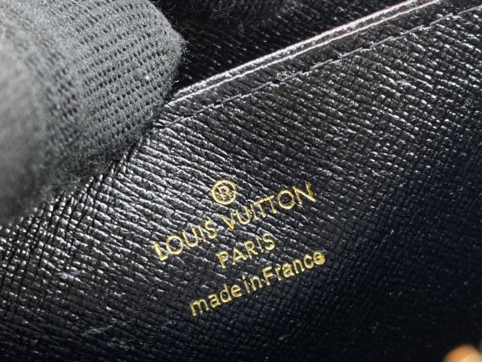 日本未入荷 Louis vuittonルイヴィトン コピー 財布