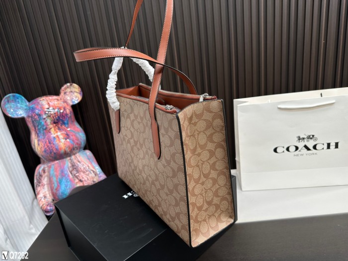 日本未入荷 Coachコーチ 激安通販 ショルダーバッグ