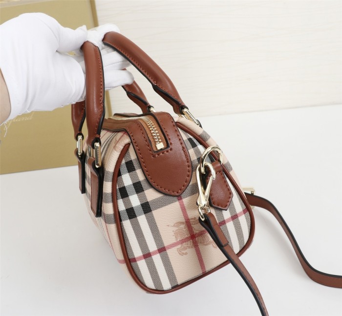 大人気 Burberry バーバリー n級品 レディース ショルダーバッグ
