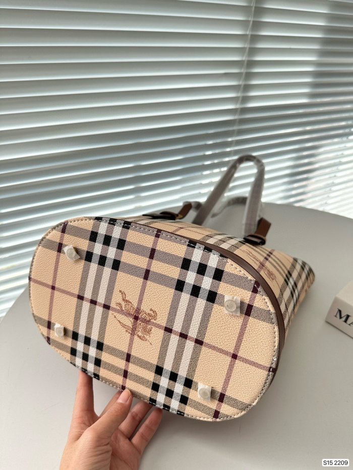 一目惚れ♪ Burberry バーバリー n級品 レディース ショルダーバッグ