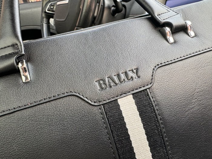一目惚れ♪ Ballyバリーコピー メンズハンドバック