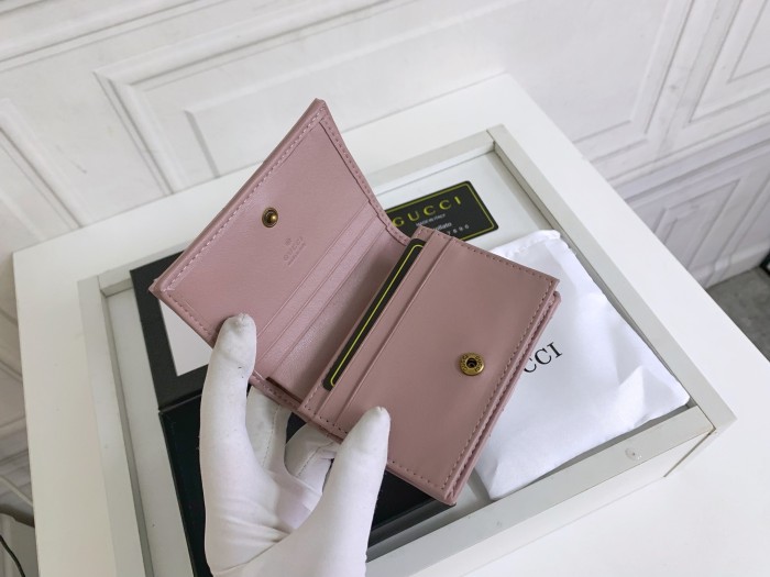 【話題商品！】Gucciグッチ n級品 財布