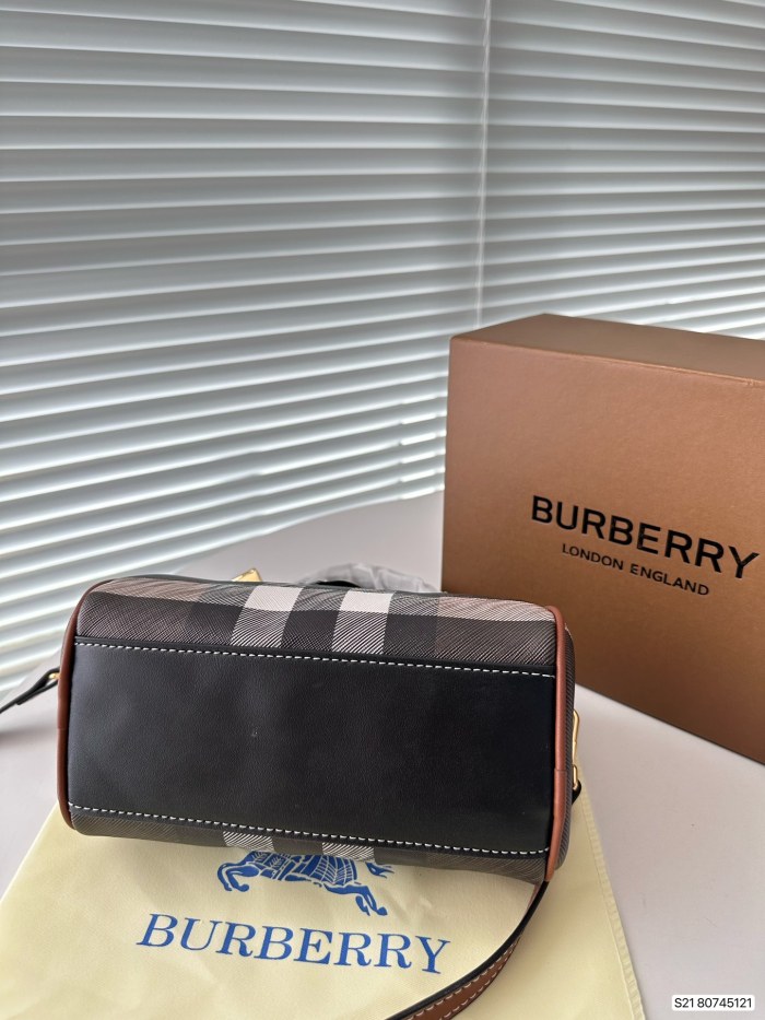 大人気 Burberry バーバリー コピー ショルダーバッグ