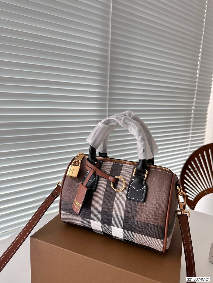 大人気 Burberry バーバリー コピー ショルダーバッグ