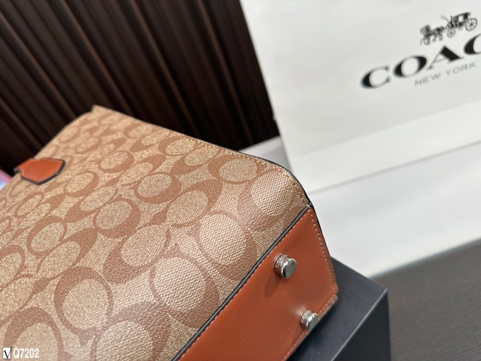 日本未入荷 Coachコーチ 激安通販 ショルダーバッグ