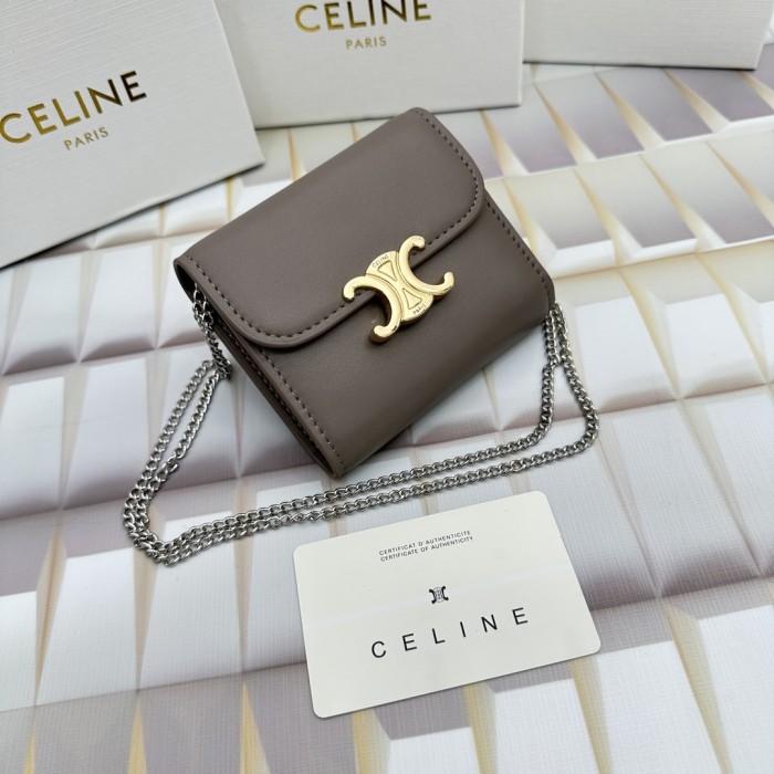 入手困難 Celineセリーヌ コピーおすすめ 短財布