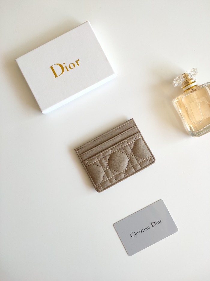日本未入荷 Diorディオール コピー 短財布