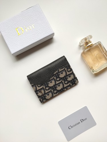 累積売上総額第１位！Diorディオール スーパーコピー 短財布