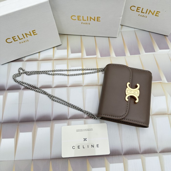入手困難 Celineセリーヌ コピーおすすめ 短財布