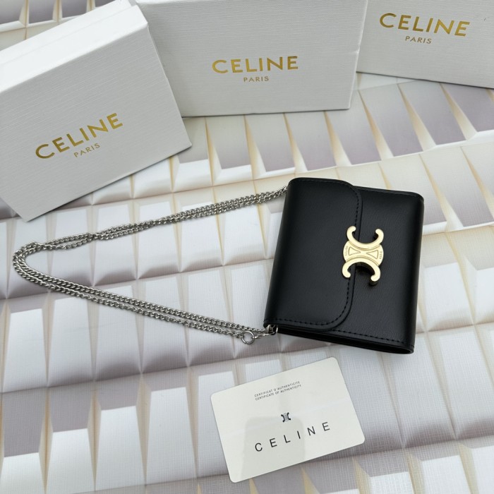 一目惚れ♪ Celineセリーヌ 激安偽物 短財布