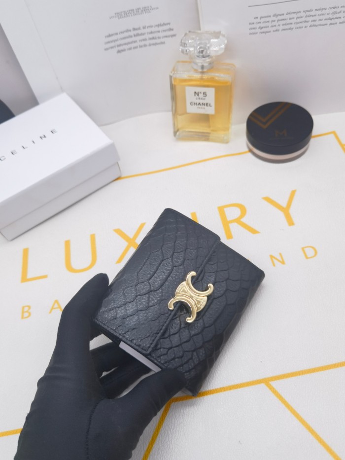 累積売上総額第１位セリーヌ n級品 短財布