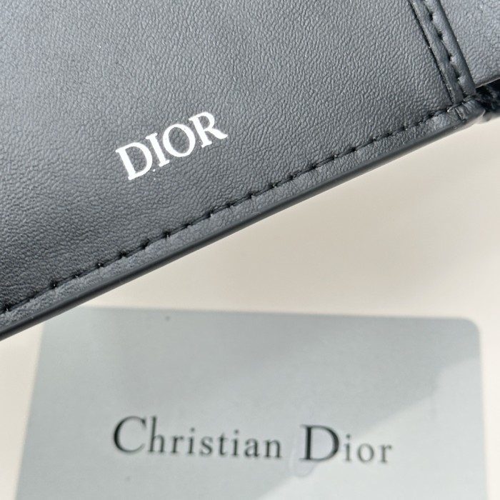 入手困難 Diorディオール コピー 短財布