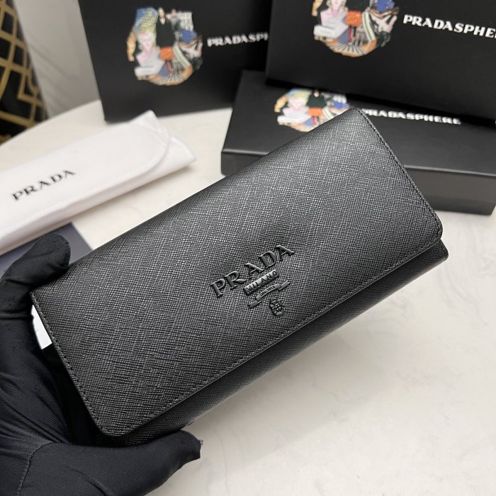★超人気 Pradaプラダ コピーおすすめ 長財布