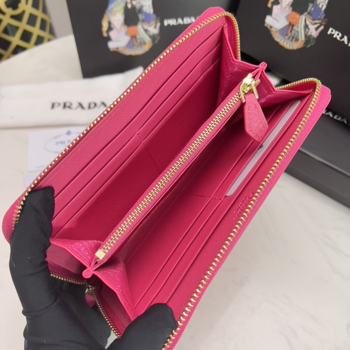 新作 Pradaプラダ コピーおすすめ 長財布