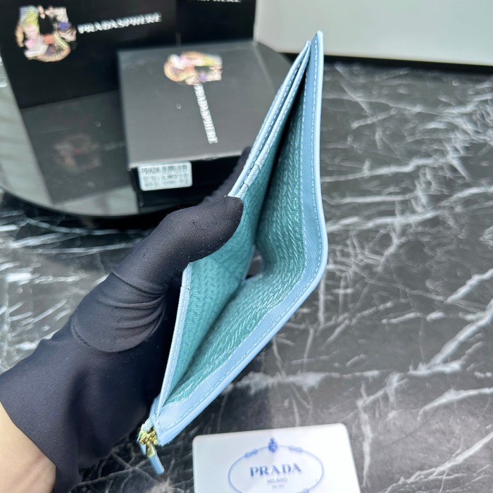 日本未入荷 Pradaプラダ コピーおすすめ 短財布