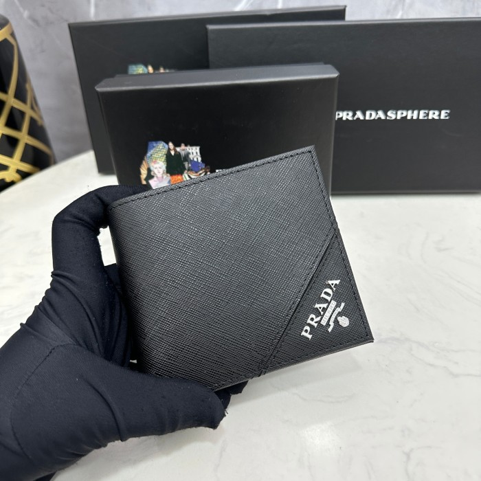 【話題商品！】Pradaプラダ 激安通販 短財布