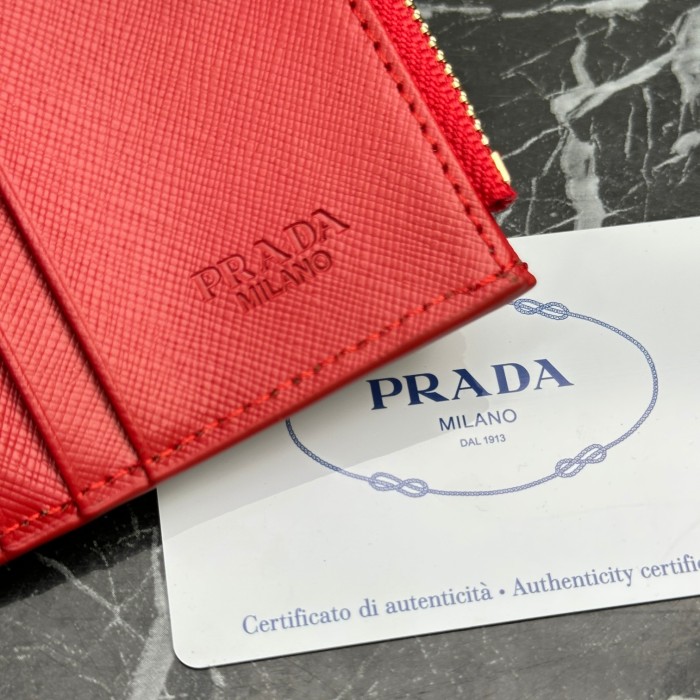 日本未入荷 Pradaプラダ 激安偽物 短財布