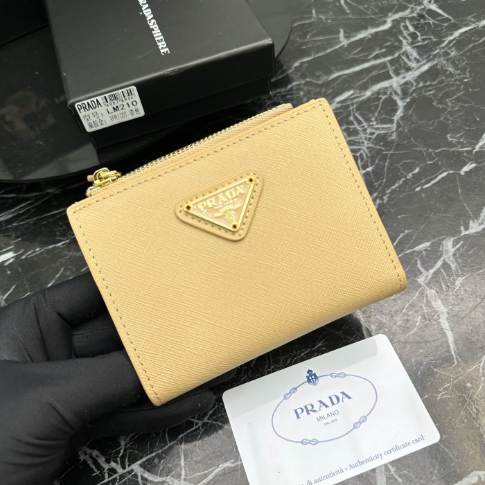 大人気 Pradaプラダ 激安通販 短財布