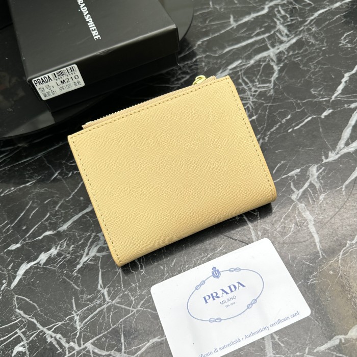 大人気 Pradaプラダ 激安通販 短財布