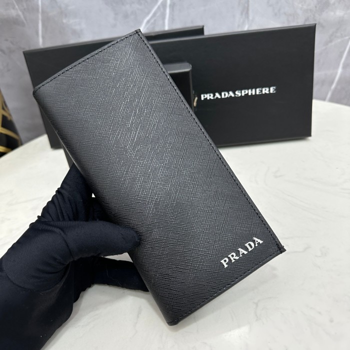 一目惚れ♪ Pradaプラダ 偽物通販 長財布