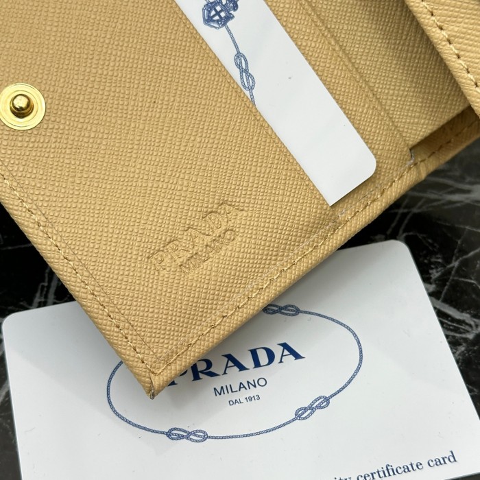 ★超人気 Pradaプラダ 激安偽物 短財布