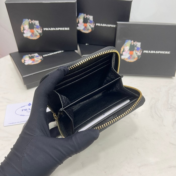 超奇跡の入荷☆ Pradaプラダ コピーおすすめ 短財布