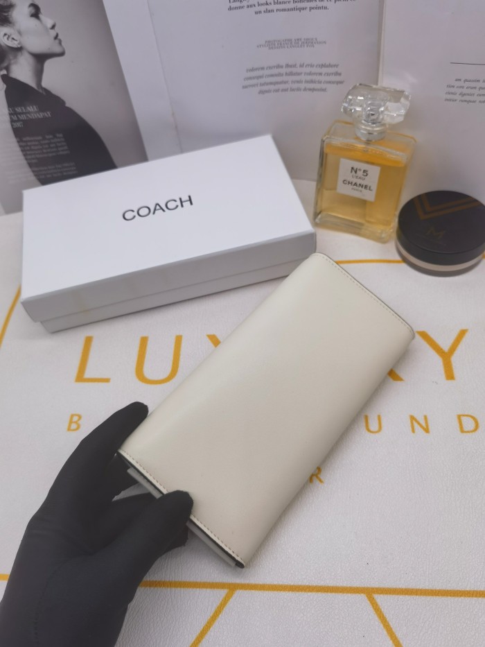 ★超人気 Coachコーチ 偽物通販 長財布