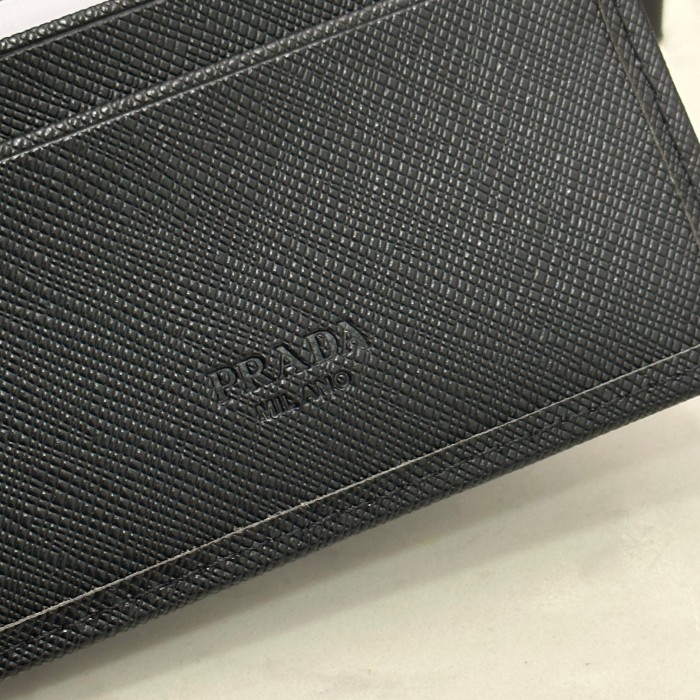 日本未入荷 Pradaプラダ 偽物通販 短財布
