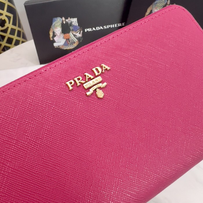 新作 Pradaプラダ コピーおすすめ 長財布