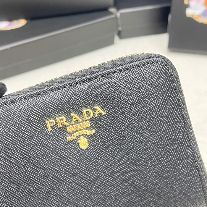 超奇跡の入荷☆ Pradaプラダ コピーおすすめ 短財布