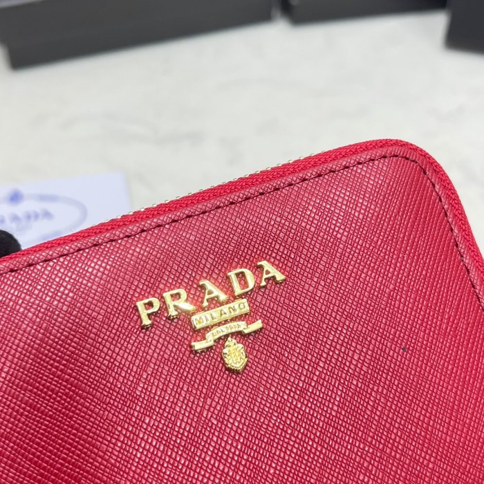 使い勝手良し Pradaプラダ 偽物通販 短財布