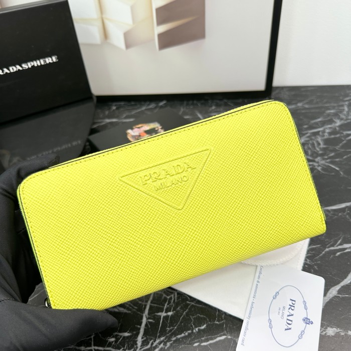 新作 Pradaプラダ n級品 長財布
