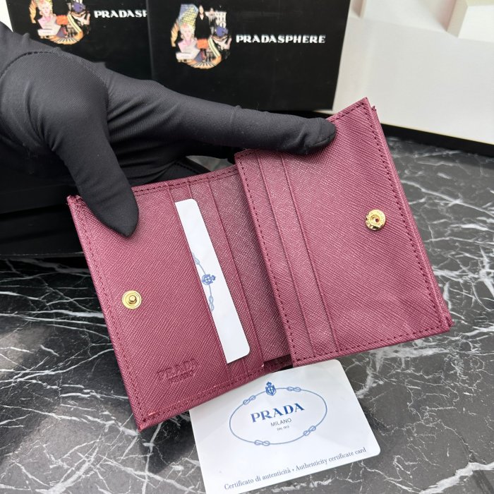 大人気 Pradaプラダ コピーおすすめ 短財布