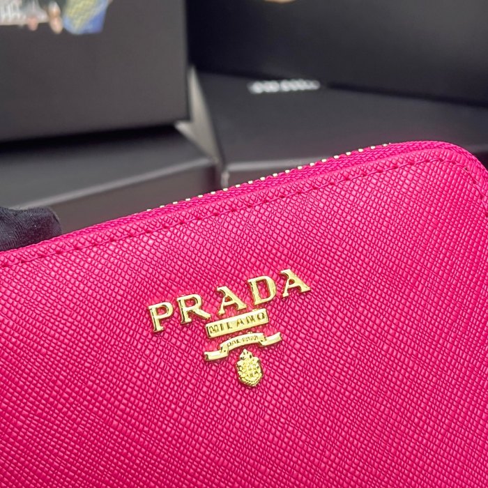 累積売上総額第１位！Pradaプラダ 激安通販 短財布