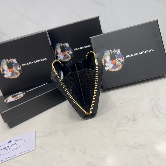 超奇跡の入荷☆ Pradaプラダ コピーおすすめ 短財布