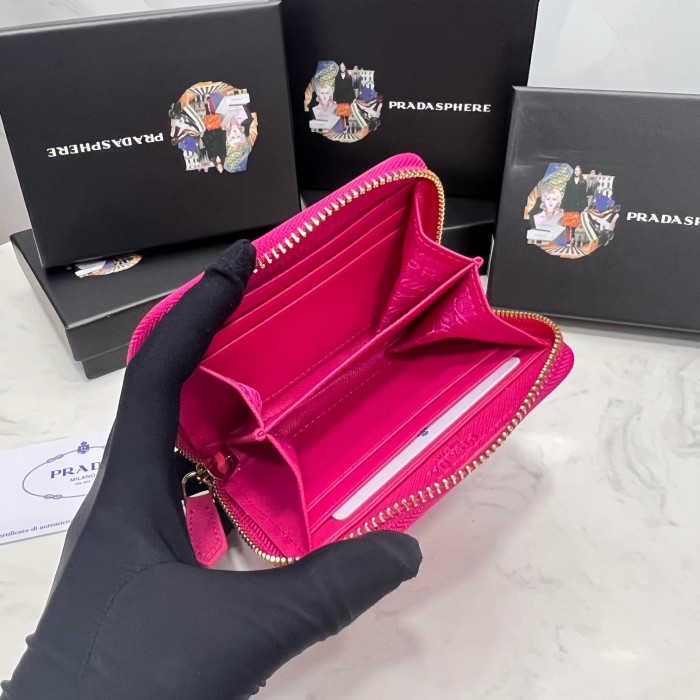 累積売上総額第１位！Pradaプラダ 激安通販 短財布