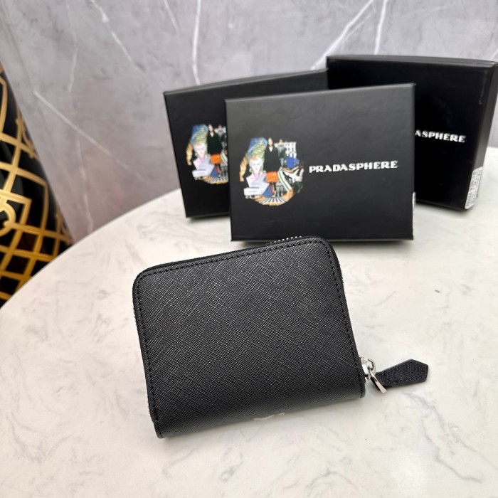 日本未入荷 Pradaプラダ コピー 短財布