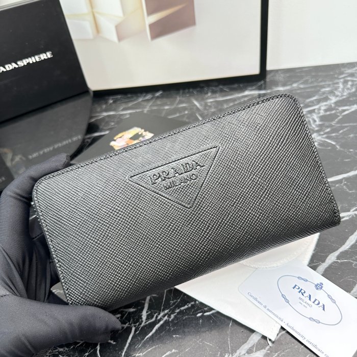 超奇跡の入荷☆ Pradaプラダ 激安偽物 長財布