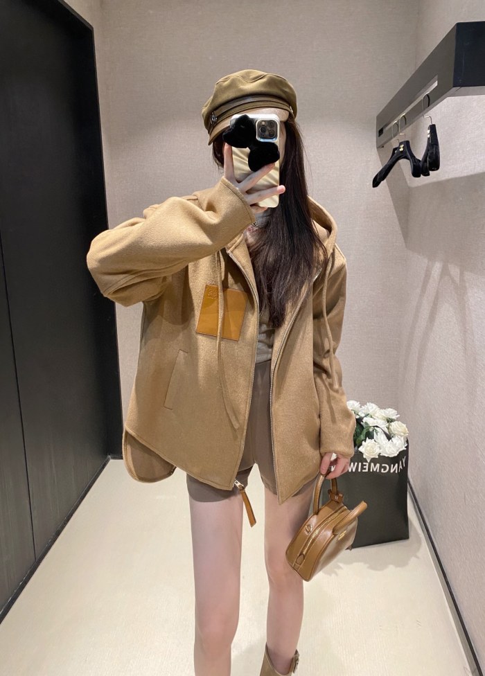 大人気 ロエベ n級品 ポケットスキンロゴカシミヤキャップコート