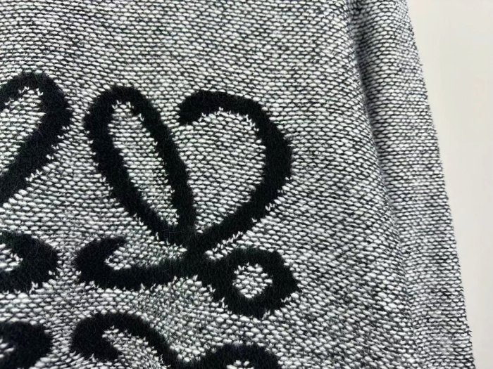 超話題! ロエベ コピー フロントの大きなロゴタオル刺繍ジャカードセーター