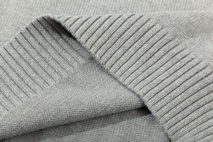 【限定】プラダ 激安通販 クラシックロゴ刺繍スリーブ丸首ニットセーター